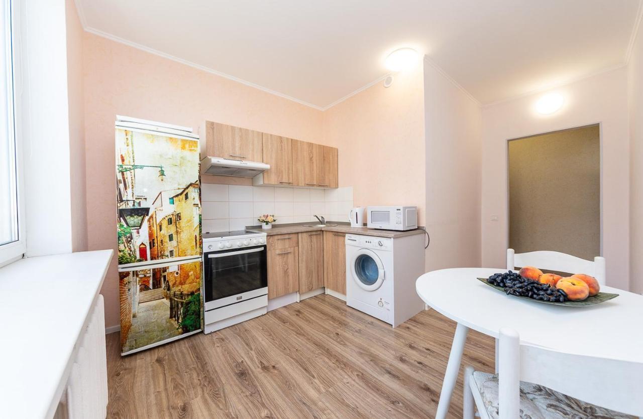 Уютные Апартаменты На Позняках Kiev Exterior foto
